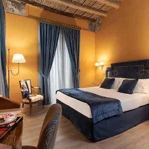 Palazzo Arone Dei Baroni Di Valentino Maison d'hôtes